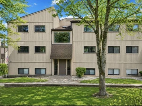 Unit 8, Fox Lake, IL 60020