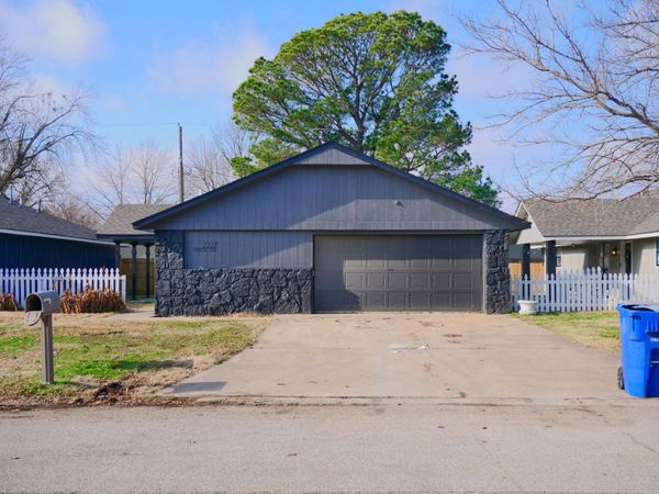 2227 Willow Lane , Miami, OK 74354