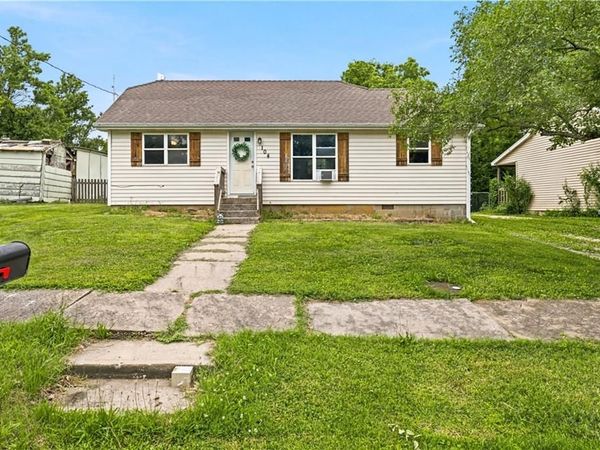 104 W 4th Street, Freeman, MO 64746