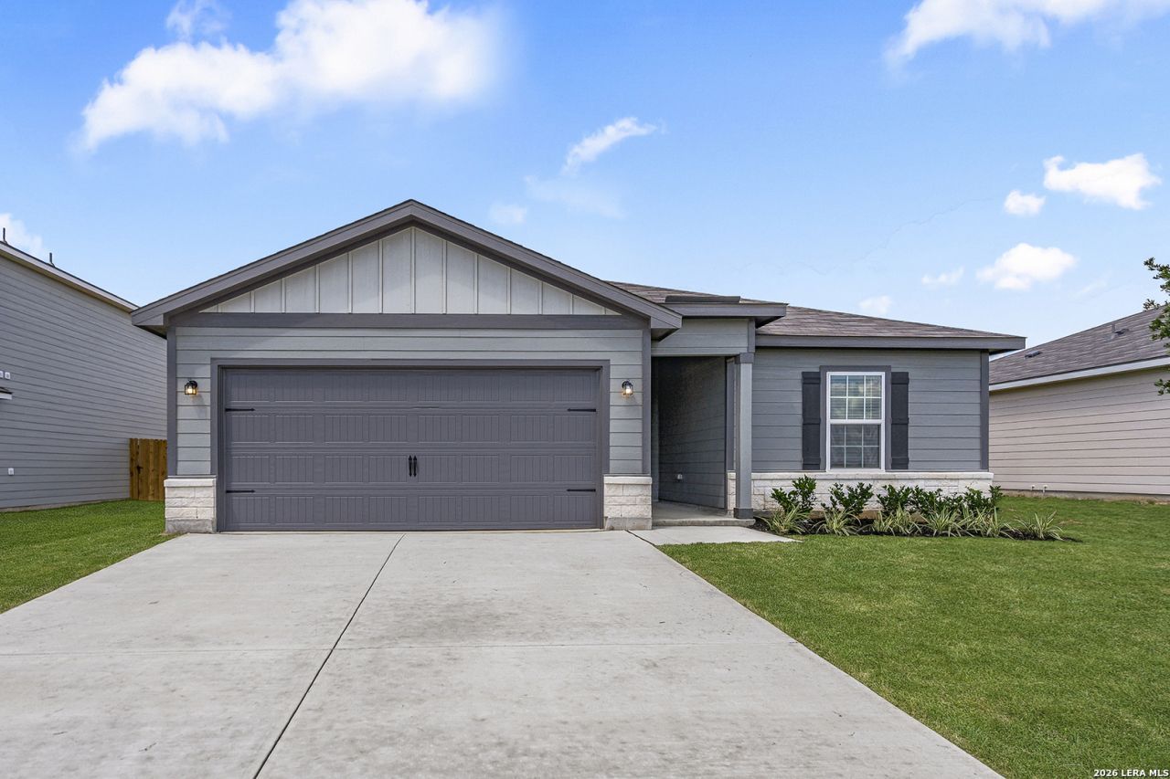 16193 Farmer, Lytle, TX 78052 Main Photo