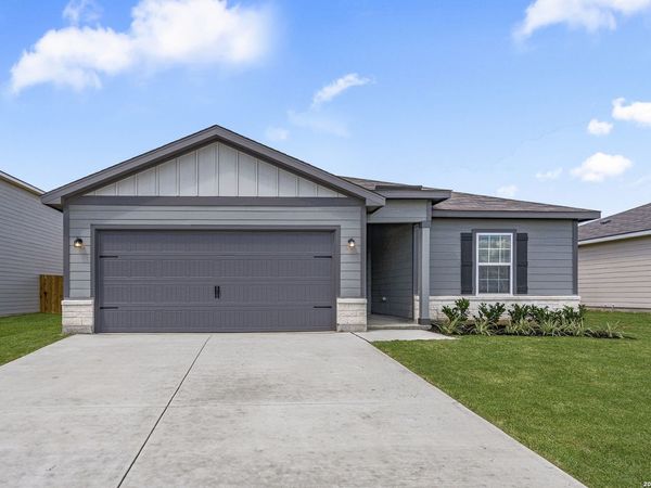 16193 Farmer, Lytle, TX 78052