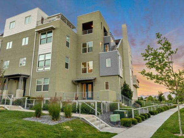 5172 W LAKE AVE , South Jordan, UT 84009