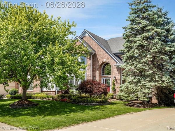 2036 Hickory Trail Drive, Rochester Hills, MI 48309