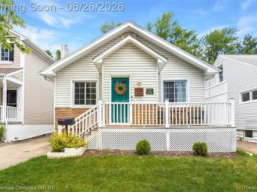 221 College Street, Ferndale, MI 48220