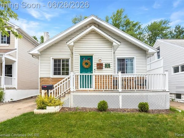 221 College Street, Ferndale, MI 48220