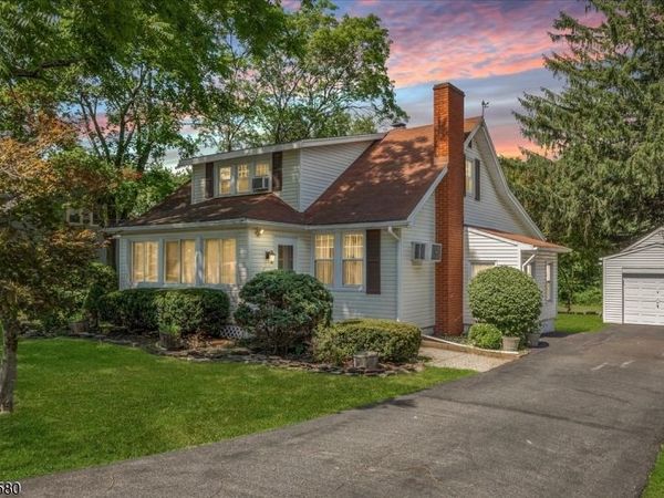 39 Norwood Dr, Long Hill, NJ 07933