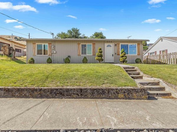 406 2nd Street, Asotin, WA 99402