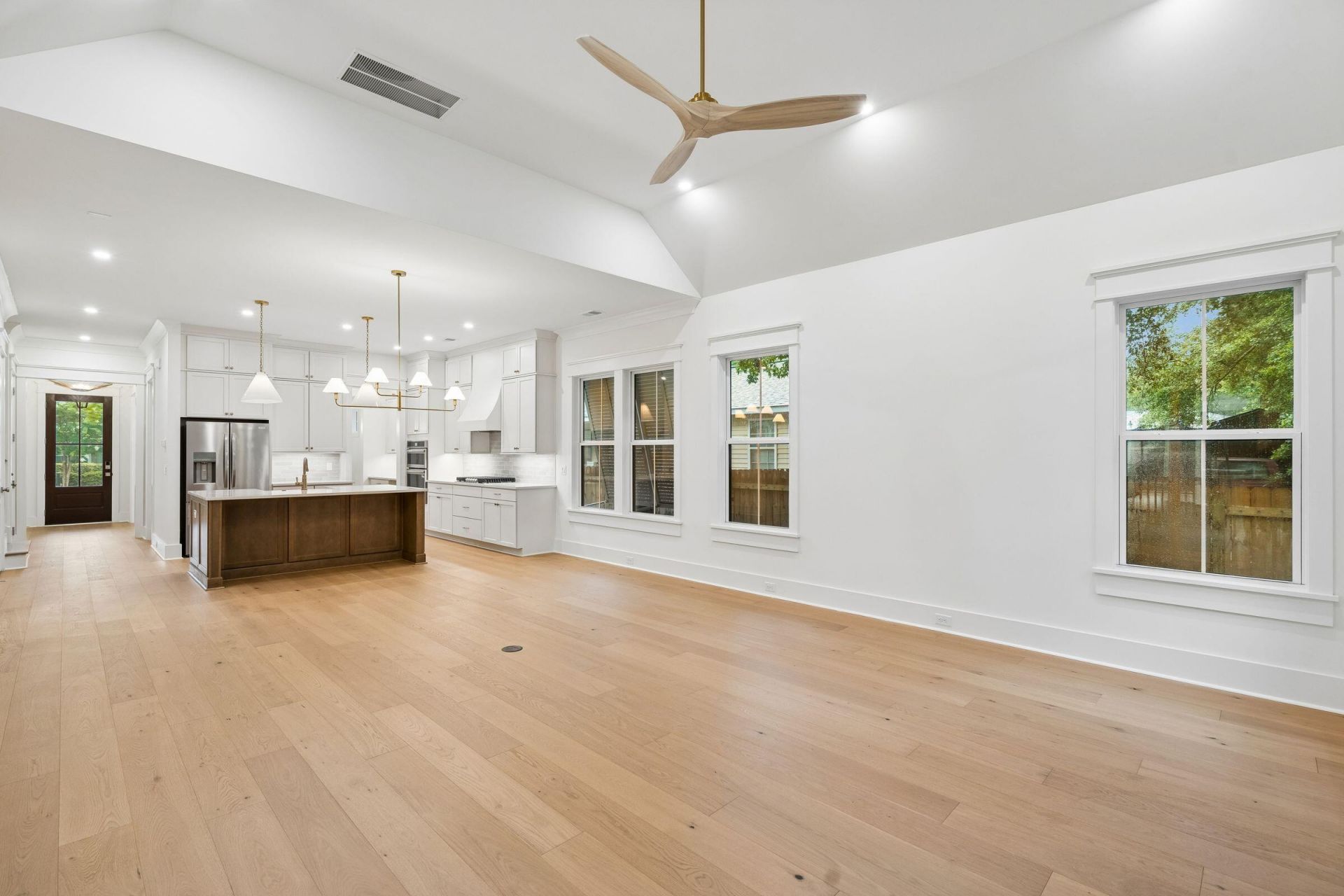 719 Eagle Street Photo 34