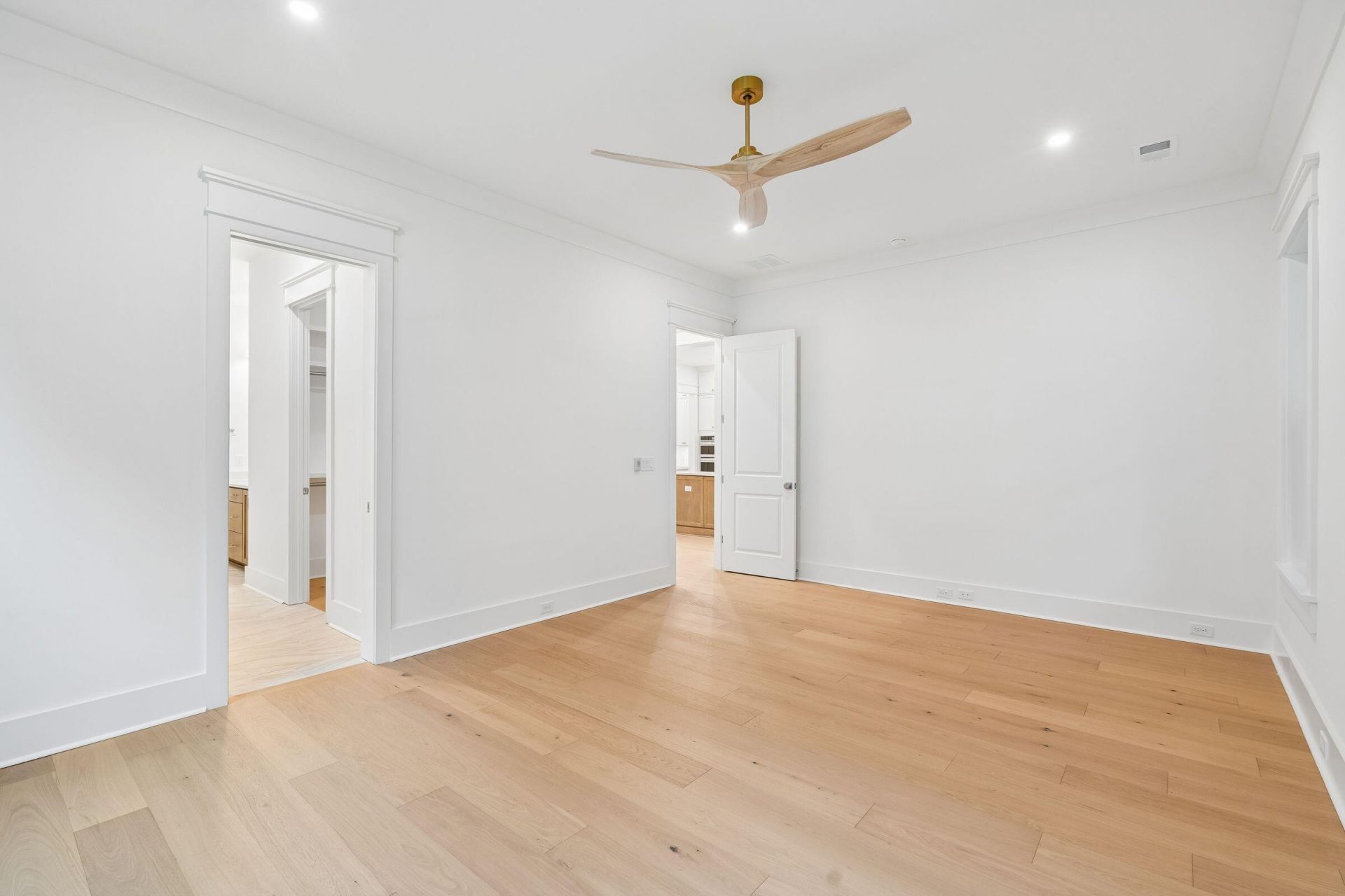 719 Eagle Street Photo 38