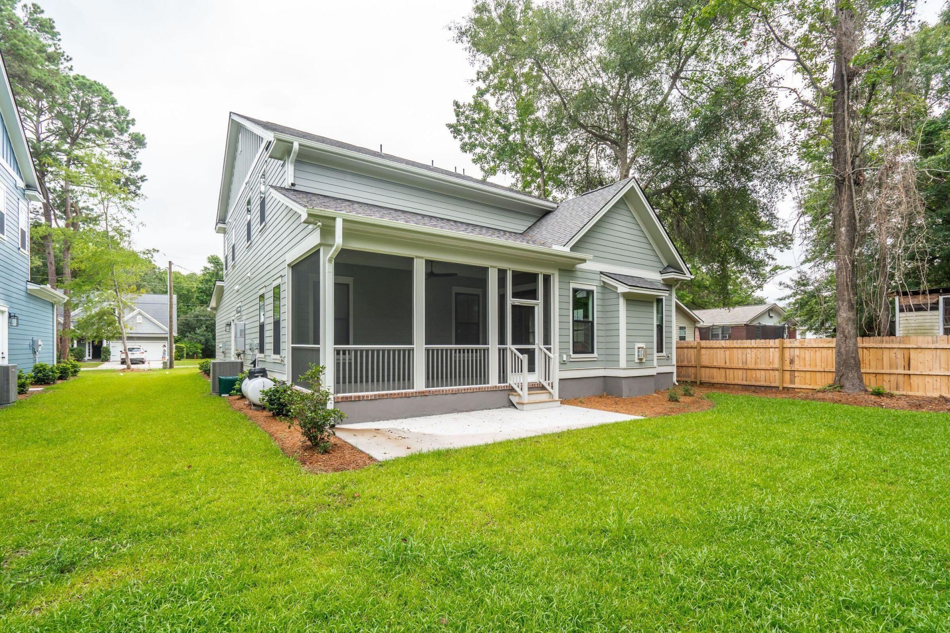 719 Eagle Street Photo 77