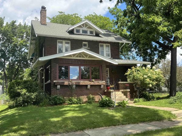 400 Home Park Blvd, Waterloo, IA 50701