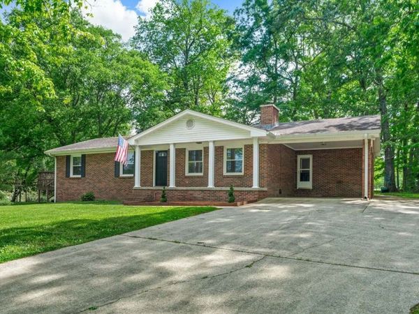 1387 Old Clarksville Pike , Pleasant View, TN 37146