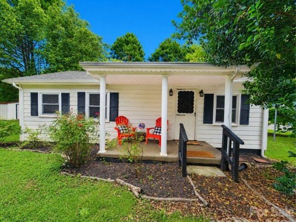 102 Aderholdt Road , Bessemer City, NC 28016