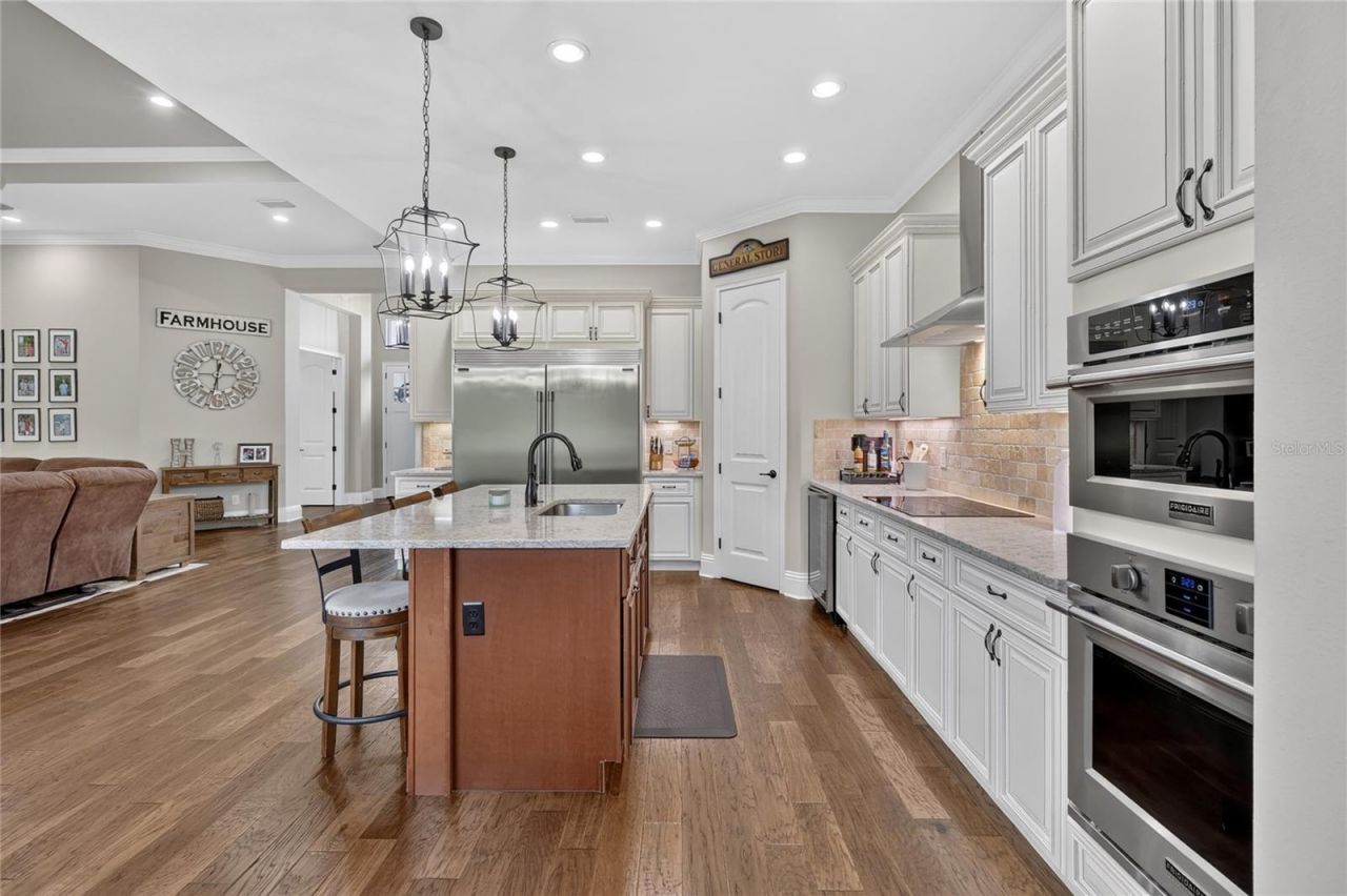2564 Delphi Woods Circle , Lakeland, FL 33812 Photo