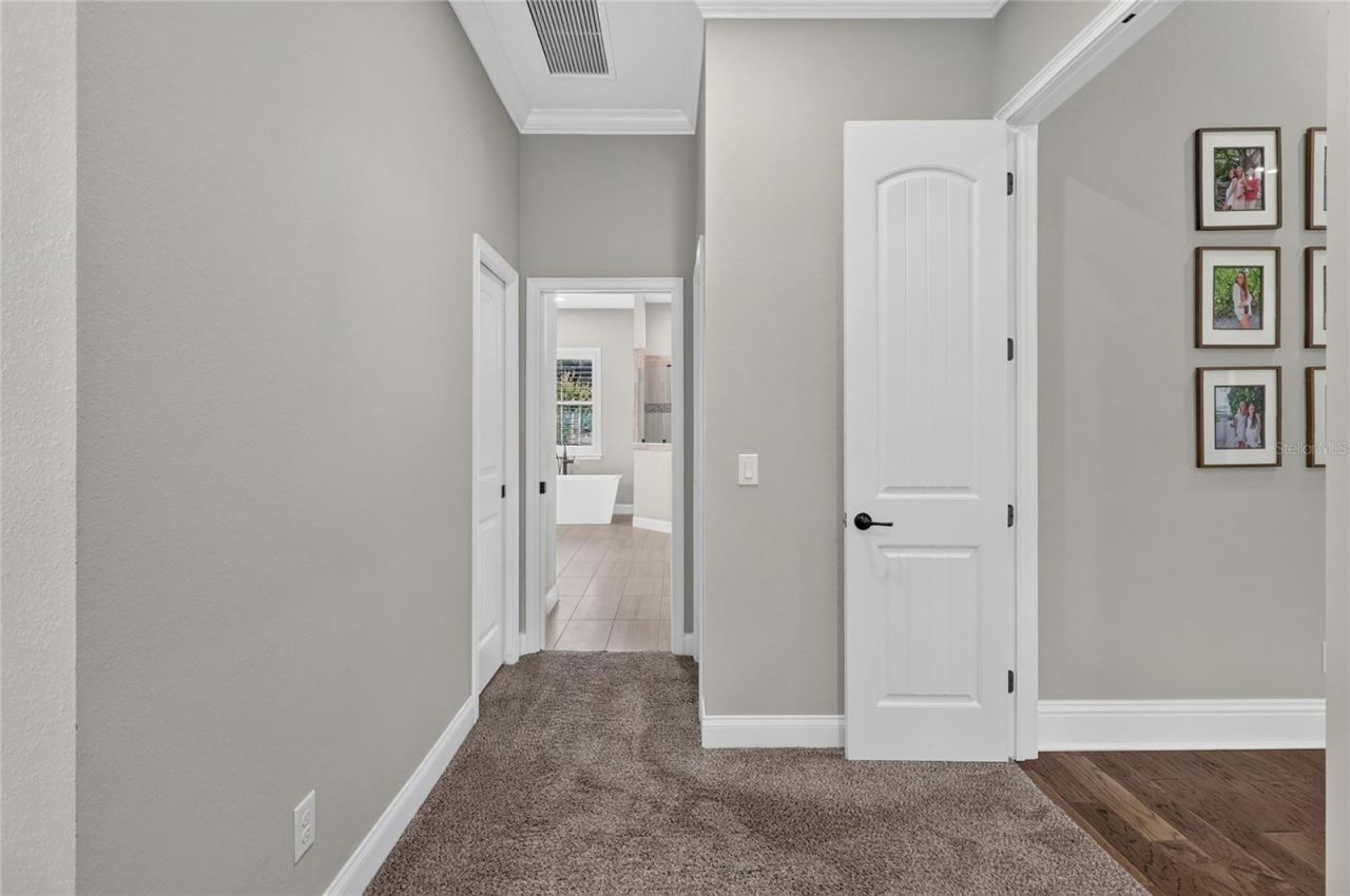 2564 Delphi Woods Circle , Lakeland, FL 33812 Photo