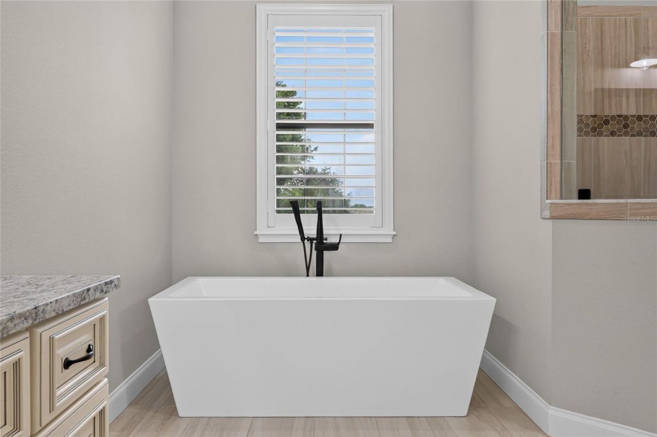 2564 Delphi Woods Circle , Lakeland, FL 33812 Photo