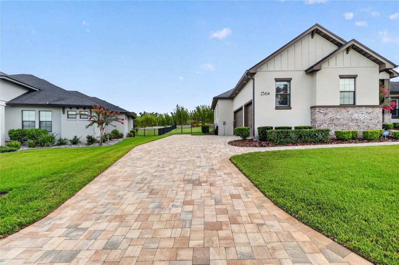 2564 Delphi Woods Circle , Lakeland, FL 33812 Photo