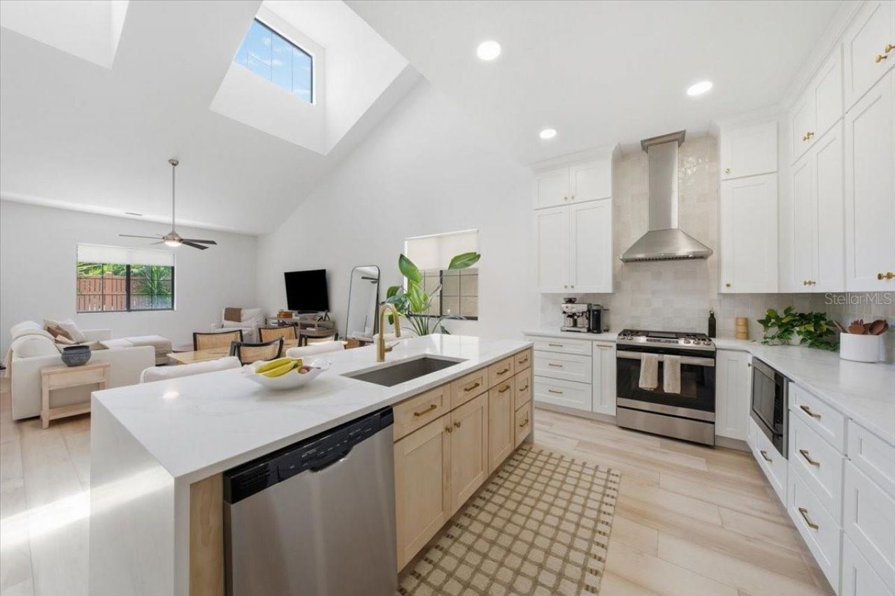 819 Highland Street N, Saint Petersburg, FL 33701 Photo