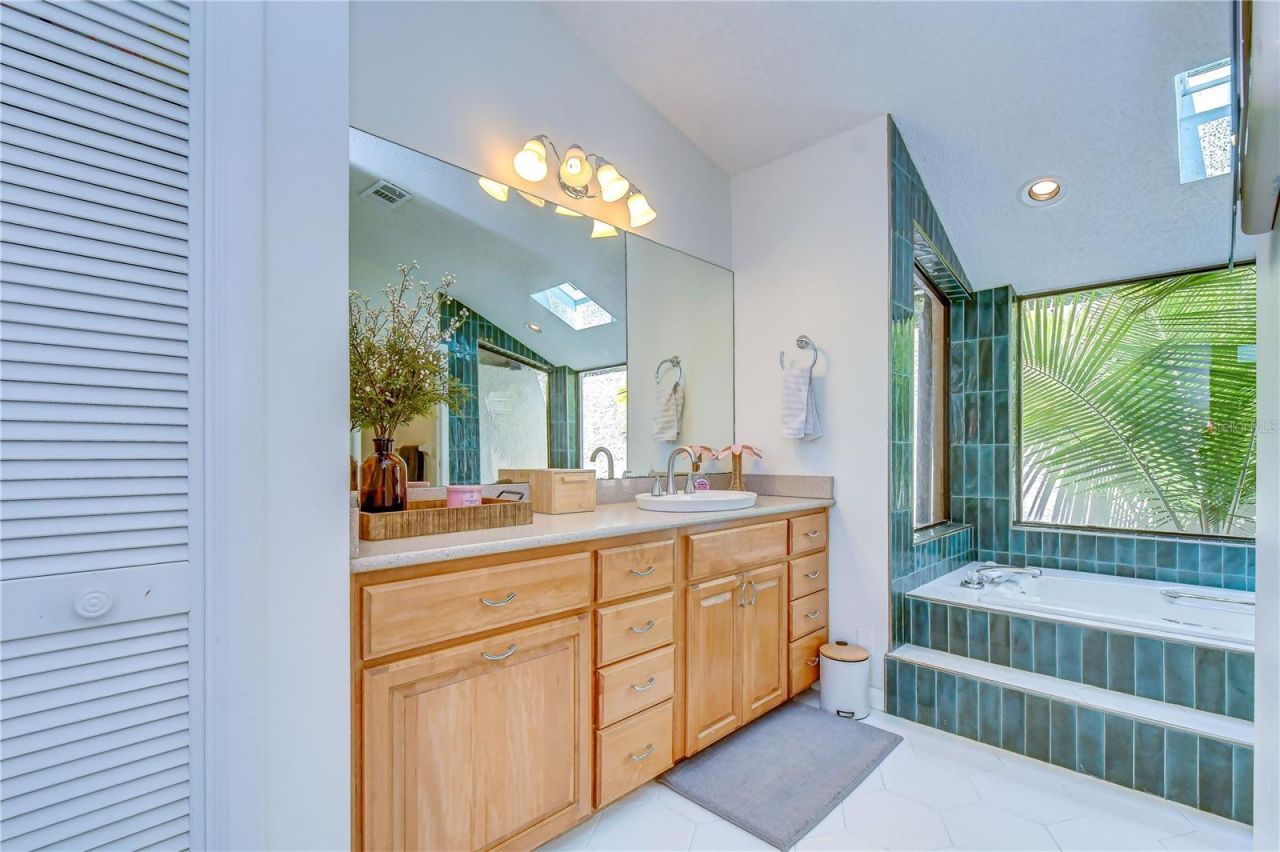 16605 E Course Drive , Tampa, FL 33624 Photo