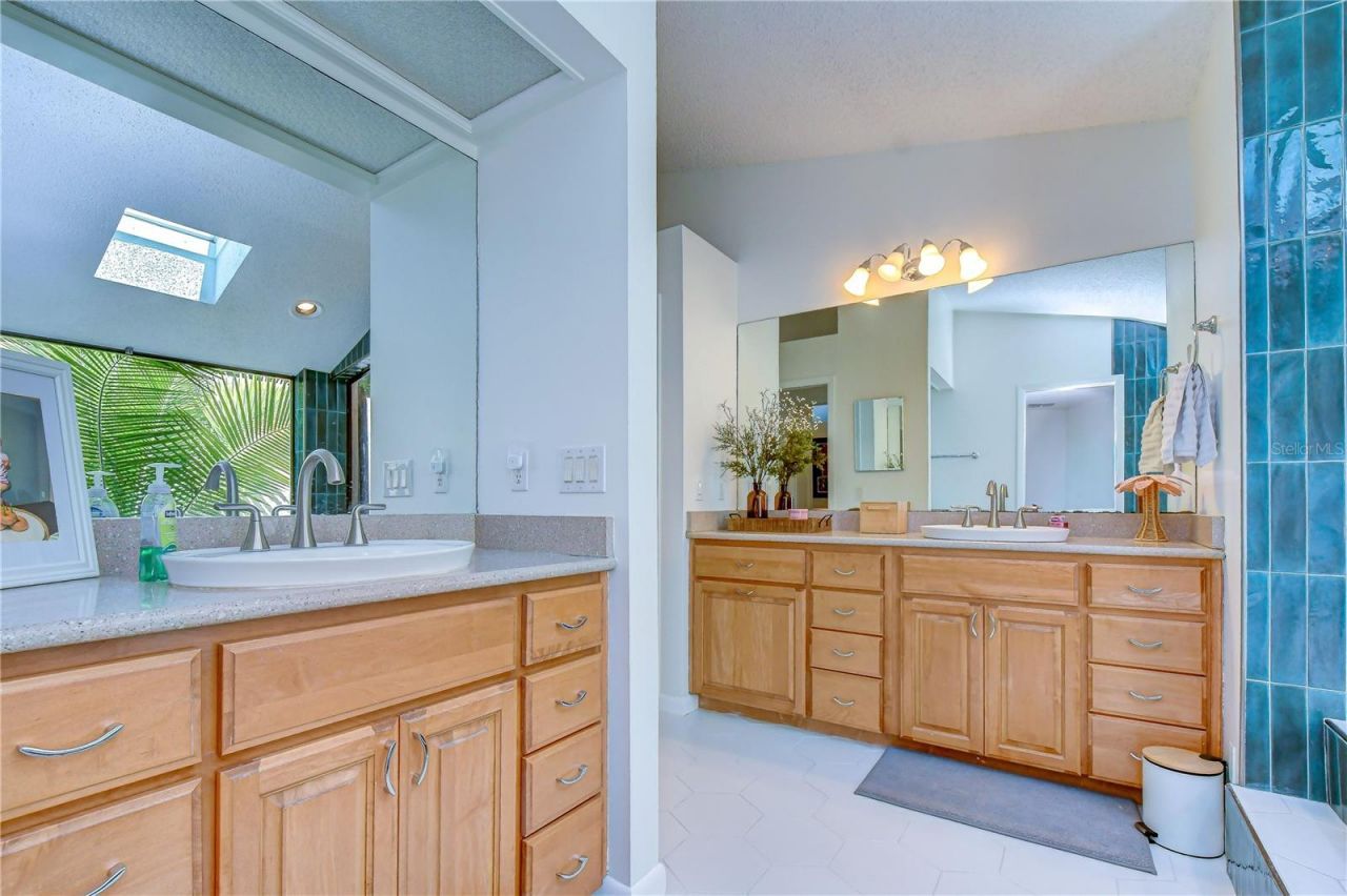 16605 E Course Drive , Tampa, FL 33624 Photo