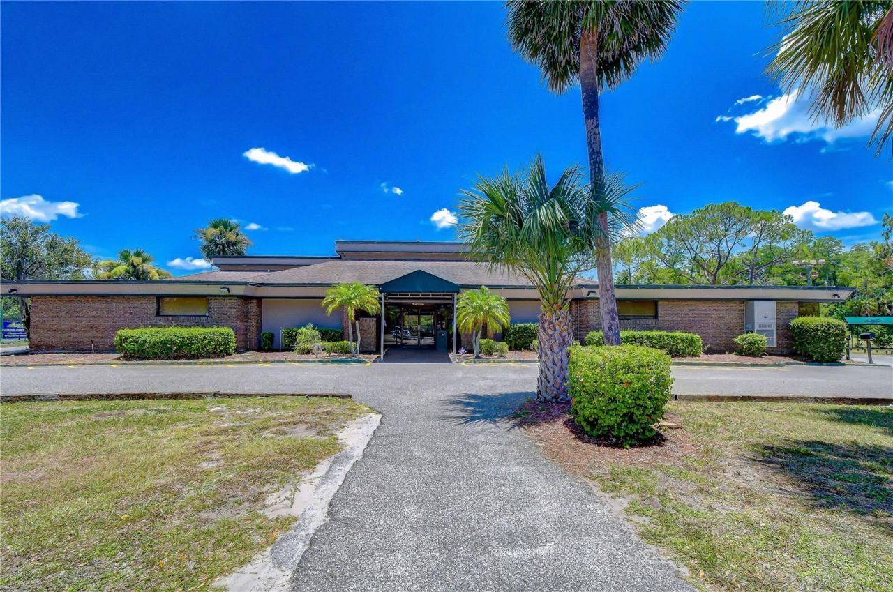 16605 E Course Drive , Tampa, FL 33624 Photo