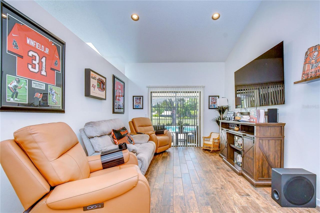 16605 E Course Drive , Tampa, FL 33624 Photo