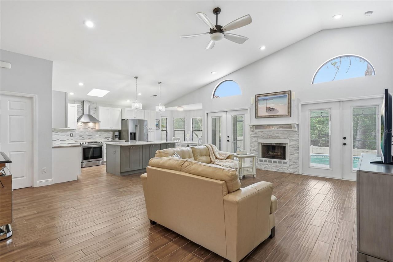 5274 White Sand Circle Ne, Saint Petersburg, FL 33703 Photo