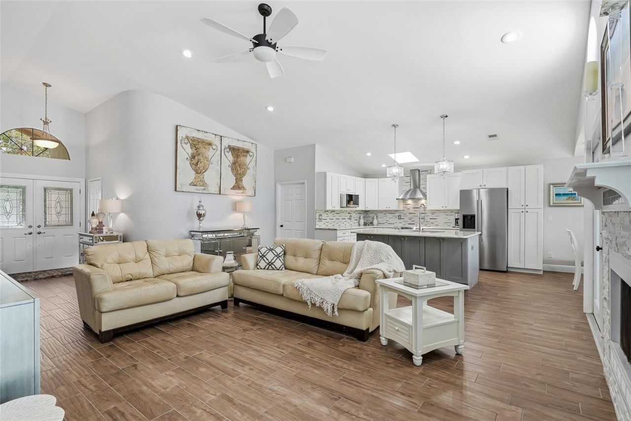 5274 White Sand Circle Ne, Saint Petersburg, FL 33703 Photo