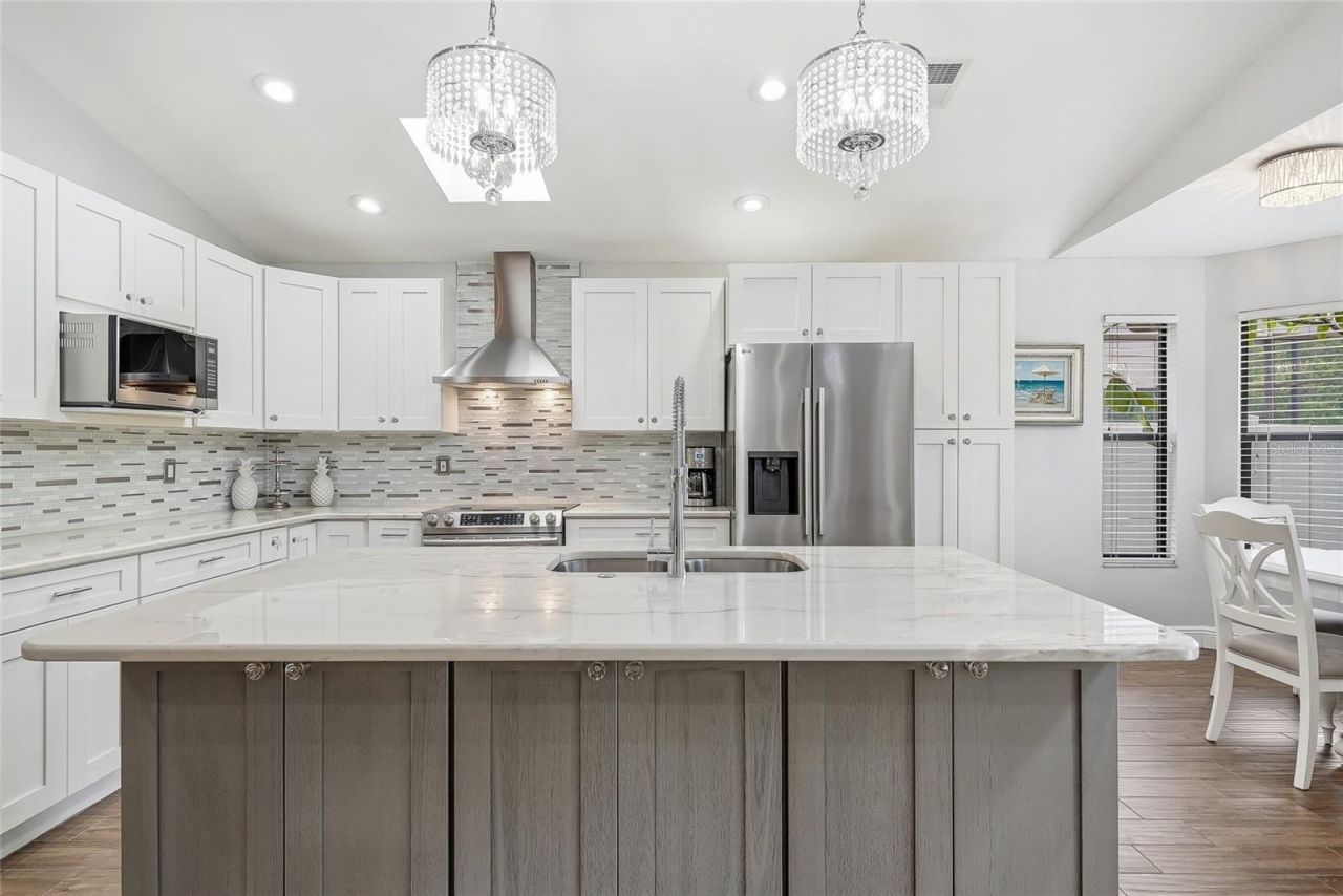 5274 White Sand Circle Ne, Saint Petersburg, FL 33703 Photo