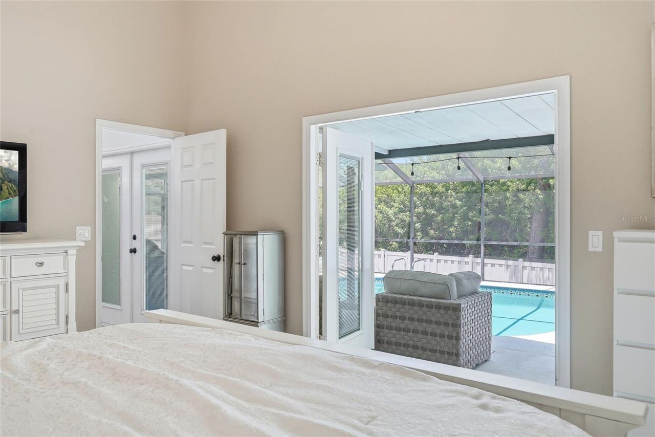 5274 White Sand Circle Ne, Saint Petersburg, FL 33703 Photo