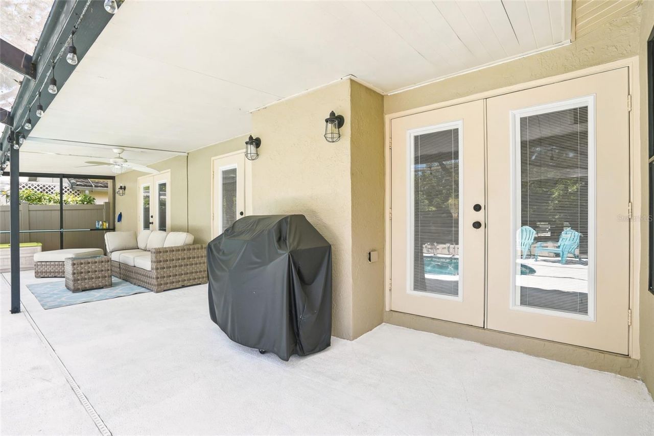 5274 White Sand Circle Ne, Saint Petersburg, FL 33703 Photo