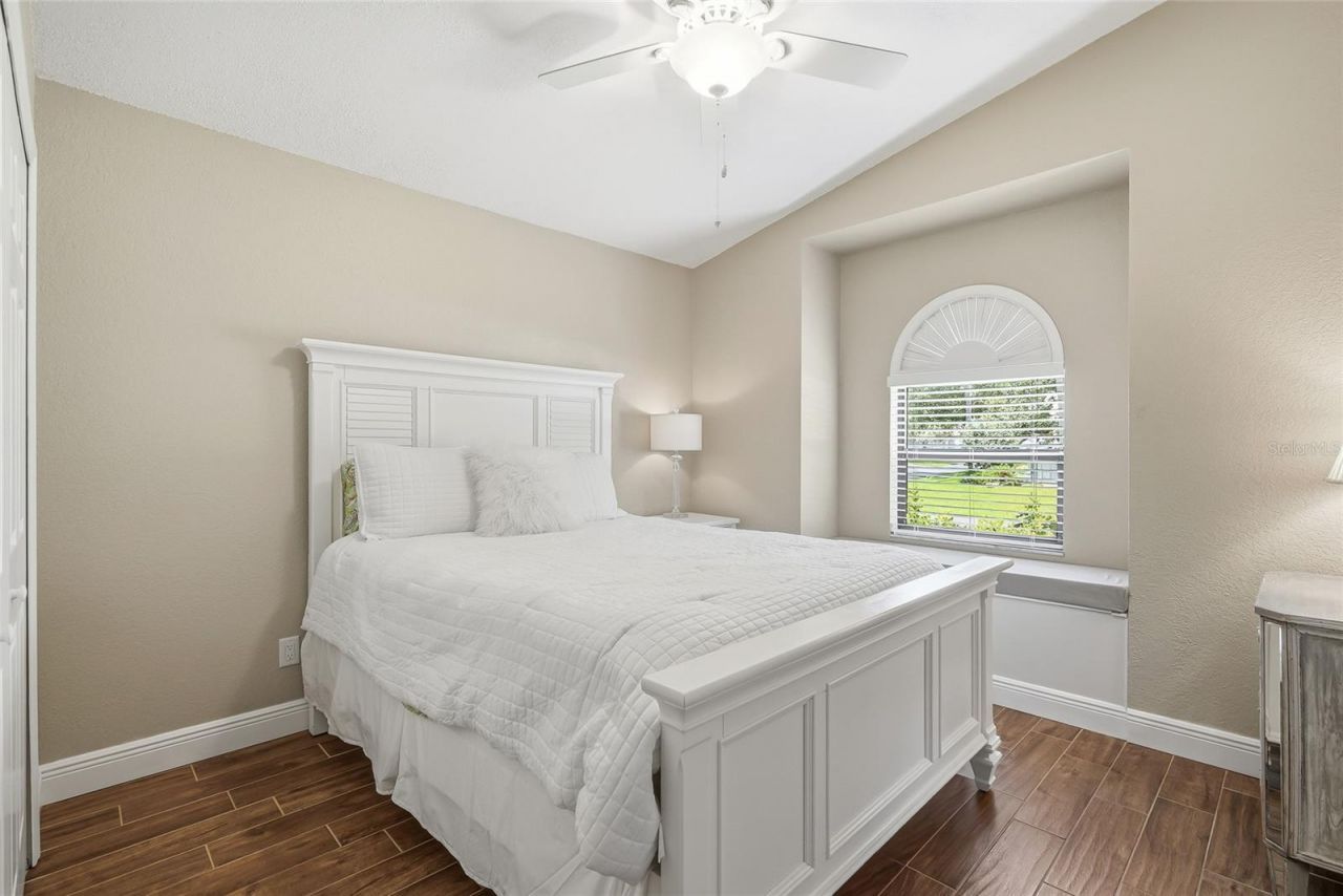 5274 White Sand Circle Ne, Saint Petersburg, FL 33703 Photo