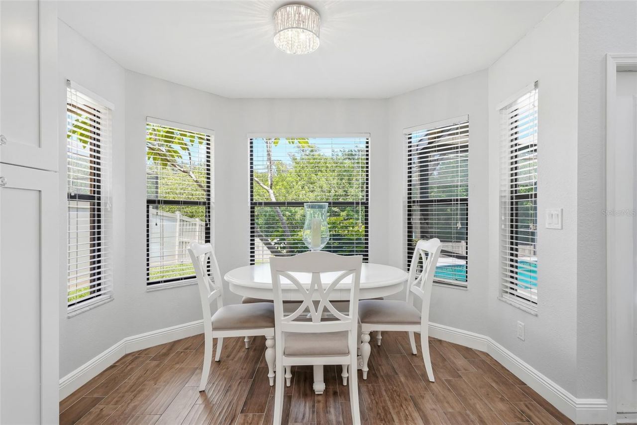 5274 White Sand Circle Ne, Saint Petersburg, FL 33703 Photo