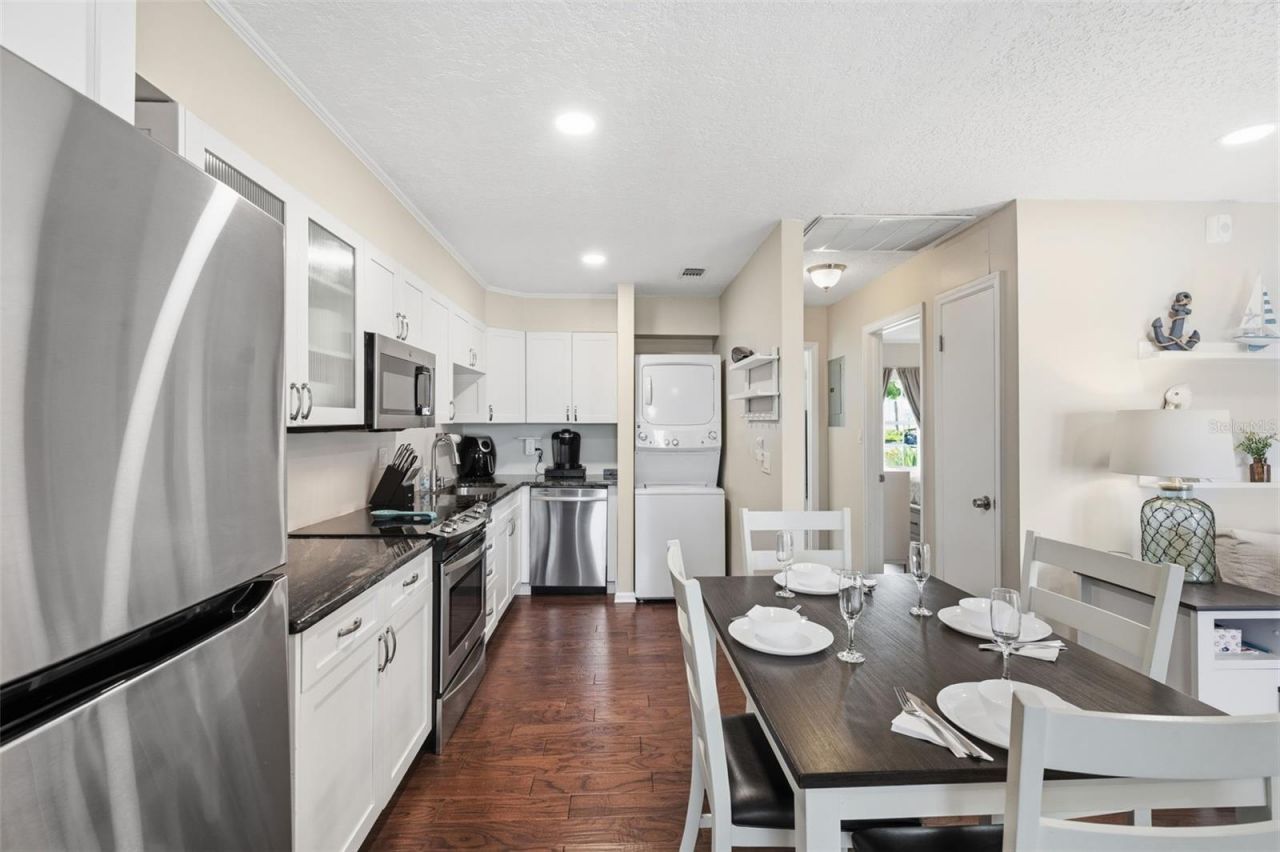 5117 Salmon Drive Se, Unit B, Saint Petersburg, FL 33705 Photo