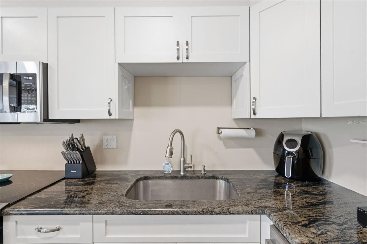 5117 Salmon Drive Se, Unit B, Saint Petersburg, FL 33705 Photo
