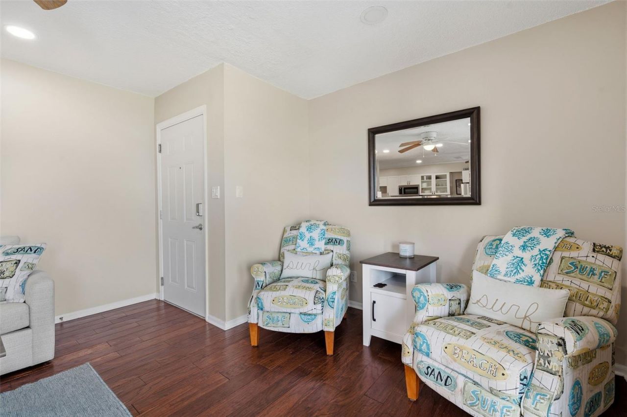 5117 Salmon Drive Se, Unit B, Saint Petersburg, FL 33705 Photo