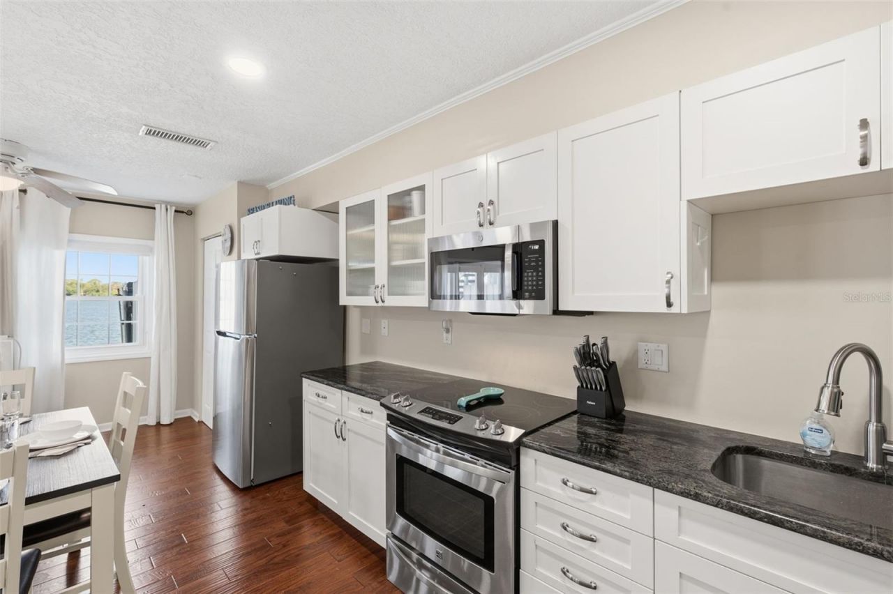 5117 Salmon Drive Se, Unit B, Saint Petersburg, FL 33705 Photo