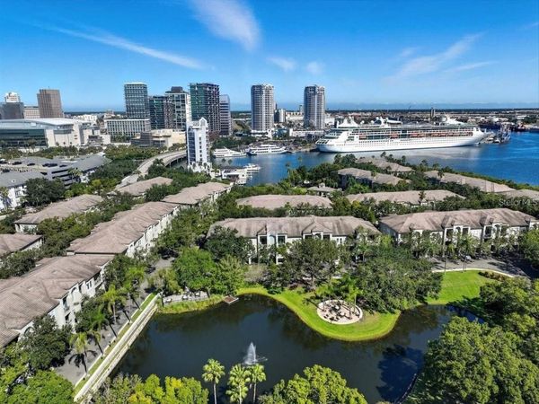 716 PROMENADE PLACE , TAMPA, FL 33602