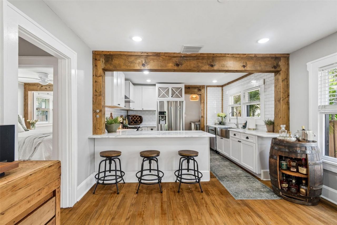 1011 14th Street N, Saint Petersburg, FL 33705 Photo