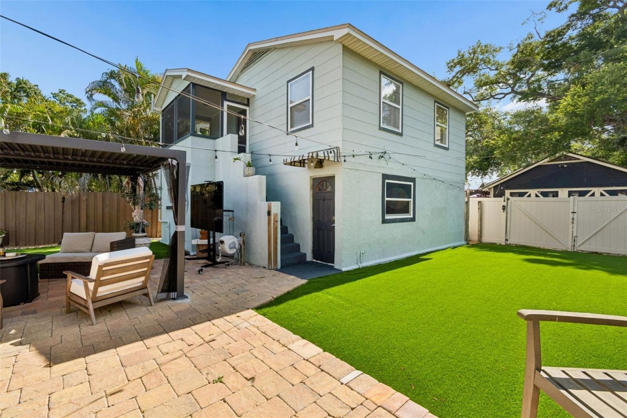1011 14th Street N, Saint Petersburg, FL 33705 Photo