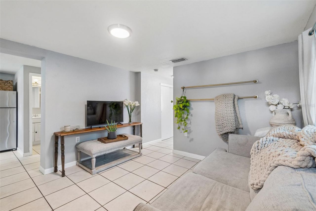 1011 14th Street N, Saint Petersburg, FL 33705 Photo