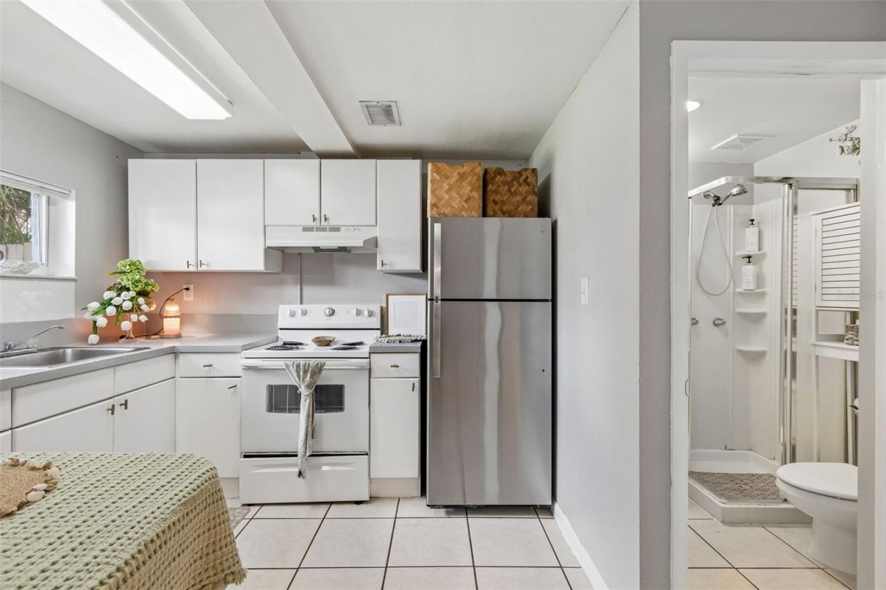 1011 14th Street N, Saint Petersburg, FL 33705 Photo