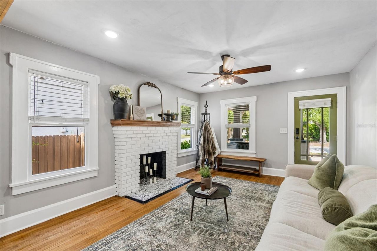 1011 14th Street N, Saint Petersburg, FL 33705 Photo