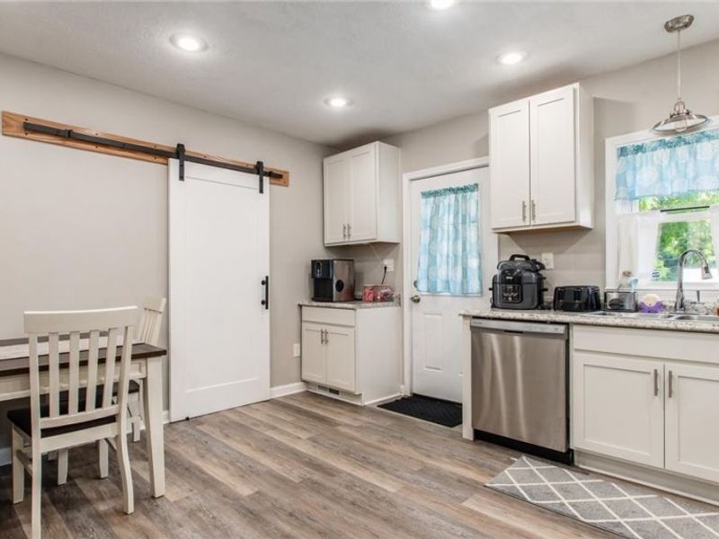 17 E Oak Street, Newark, OH 43055 Photo 8