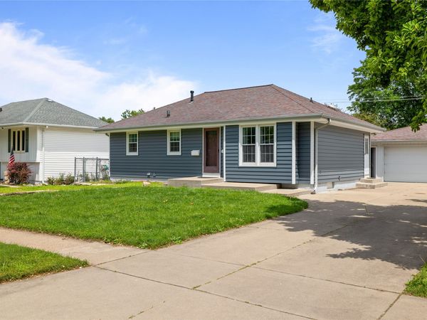 605 SE Trilein Drive, Ankeny, IA 50021
