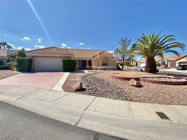 2937 Royal Coach Court , Las Vegas, NV 89134