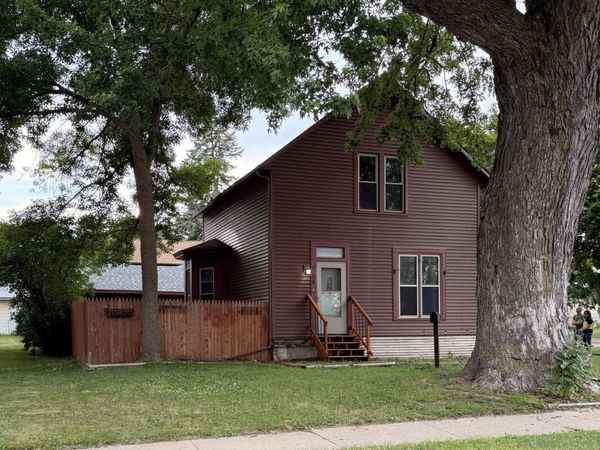 764 3rd Avenue, Windom, MN 56101