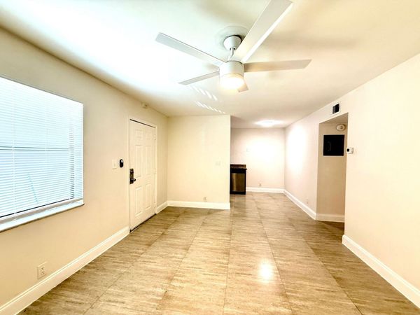 607 NE 29th Drive, Unit 22, Wilton Manors, FL 33334