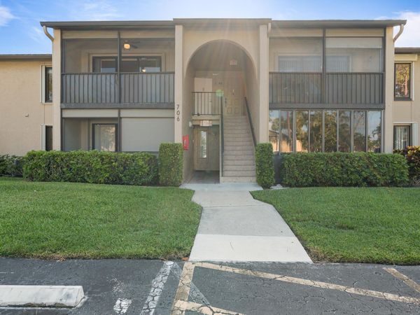 706 Sunny Pine Way, Unit E2, Greenacres, FL 33415