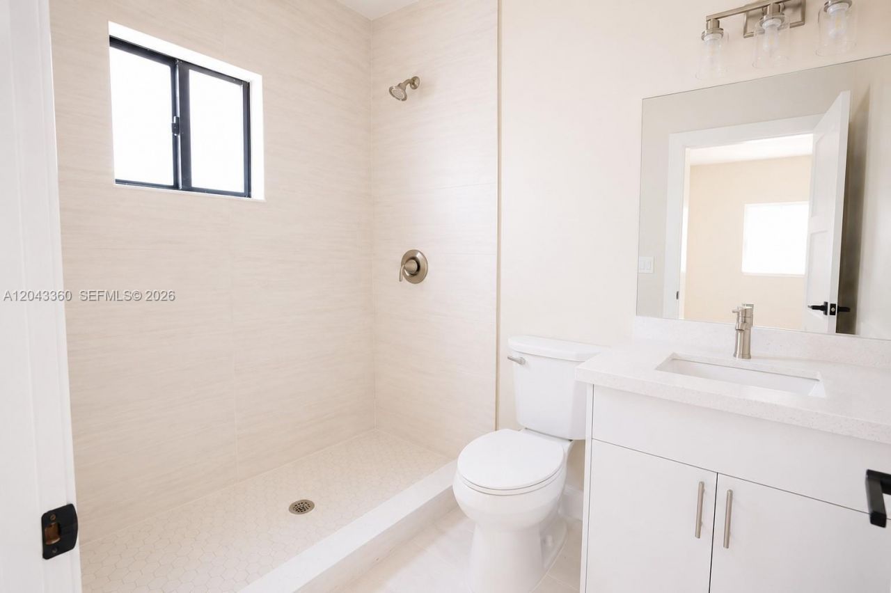 13720 NE 2nd Court , North Miami, FL 33161 Photo